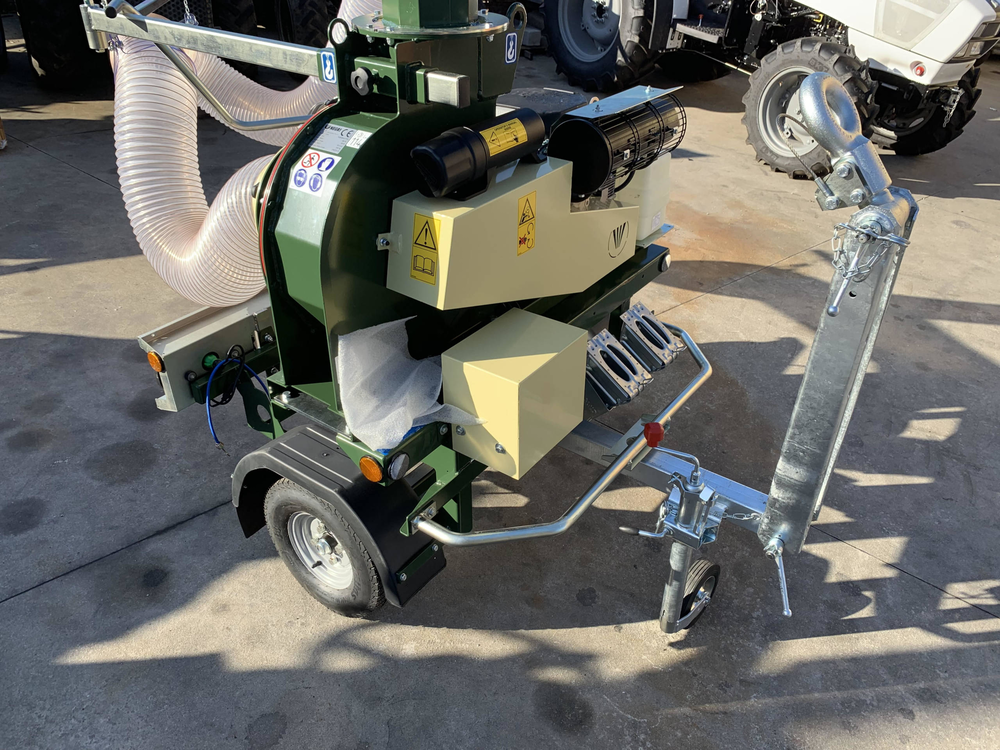 NEGRI · TORNBH21TRO · ASPIRAFOGLIE · SU CARRELLO VARIE a noleggio — CAB Noleggio Mezzi Speciali